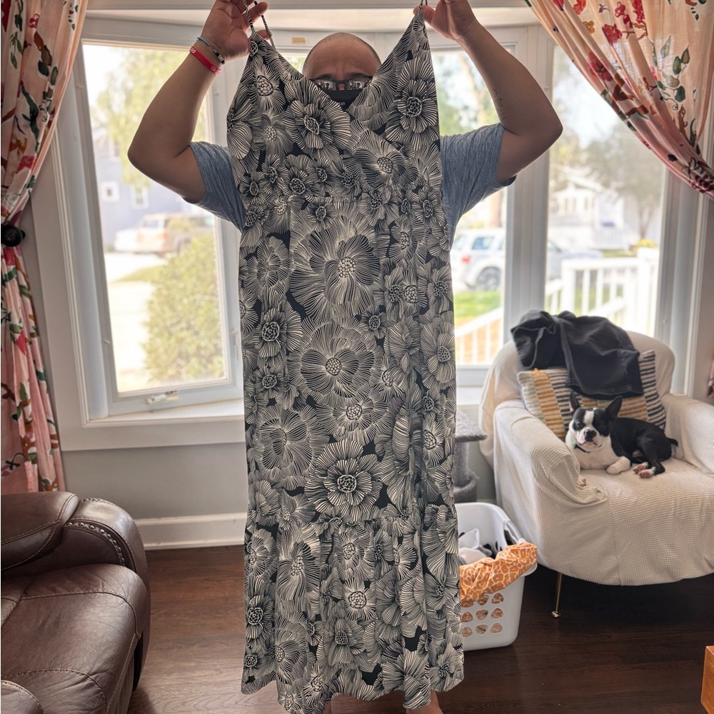 Express Monochrome Floral Maxi Dress